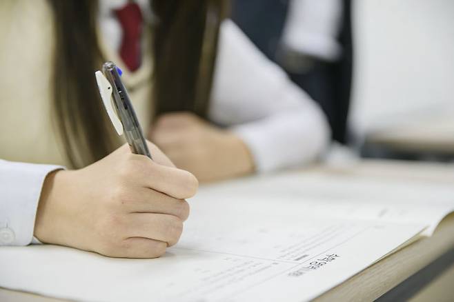 [서울=뉴시스] 19일 국회 교육위원회 소속 진선미 더불어민주당 의원이 서울시교육청으로부터 제출 받은 자료에 따르면 올해 1학기 전 과목 1등급을 받은 학생은 총 1009명이다. 2025.07.17. *재판매 및 DB금지 *재판매 및 DB 금지