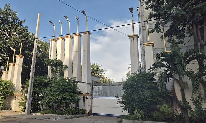 17일(현지시간) 찾은 캄보디아 프놈펜 범죄단지 건물 모습들이다. 이곳은 모두 현재 공실 상태로 보였다.