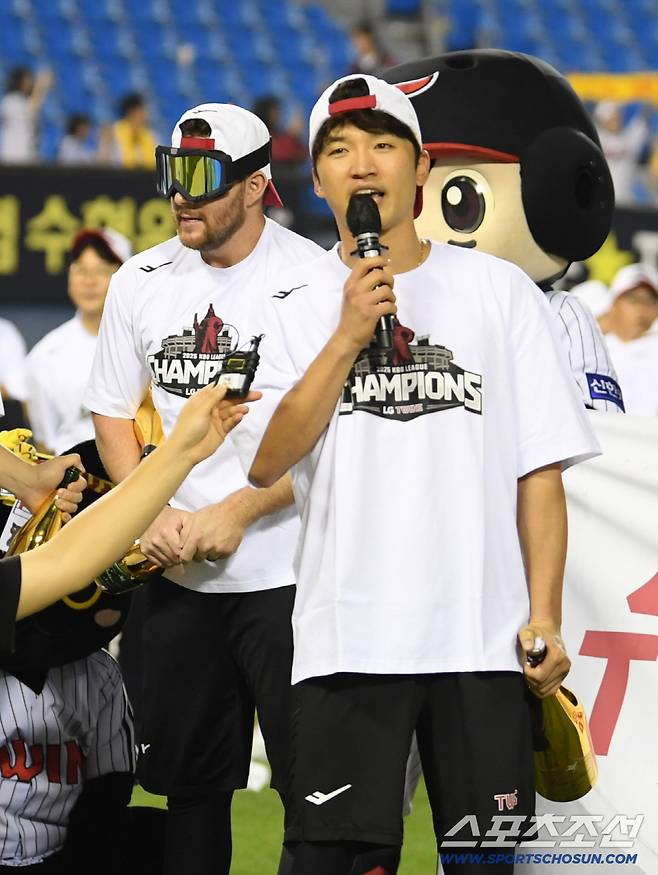 우승 소감을 말하고 있는 박해민.