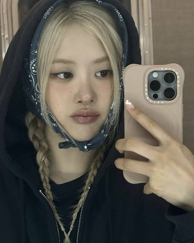 인스타그램 @roses_are_rosie