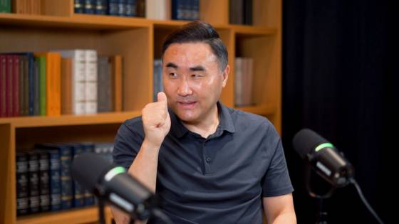 국가대표 선수들을 지도한 스포츠 의학 전문가인 홍정기 차의과대학 스포츠의학대학원장은 ″시각 운동은 이미 스포츠 의학계에선 널리 알려진 운동법″이라고 말했다.