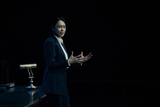 연극 '프리마 파시'에서 '테사' 연기를 하고 있는 배우 차지연. 사진 쇼노트