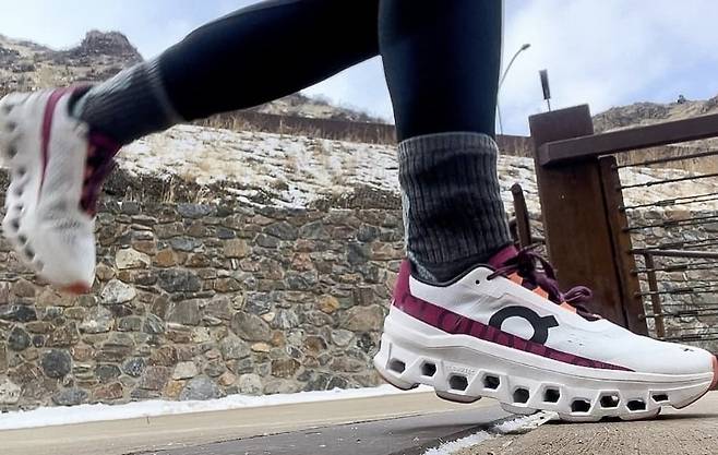 온러닝의 대표적인 러닝화 '클라우드 몬스터'. 사진=온홀딩스 제공