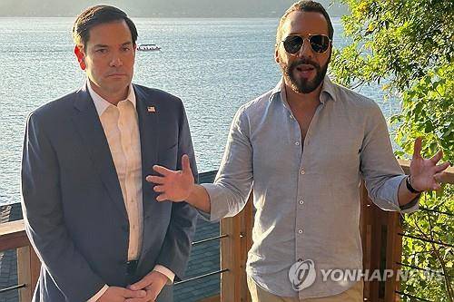 루비오 미국 국무부 장관과 부켈레 엘살바도르 대통령 [EPA=연합뉴스 자료사진 제공]