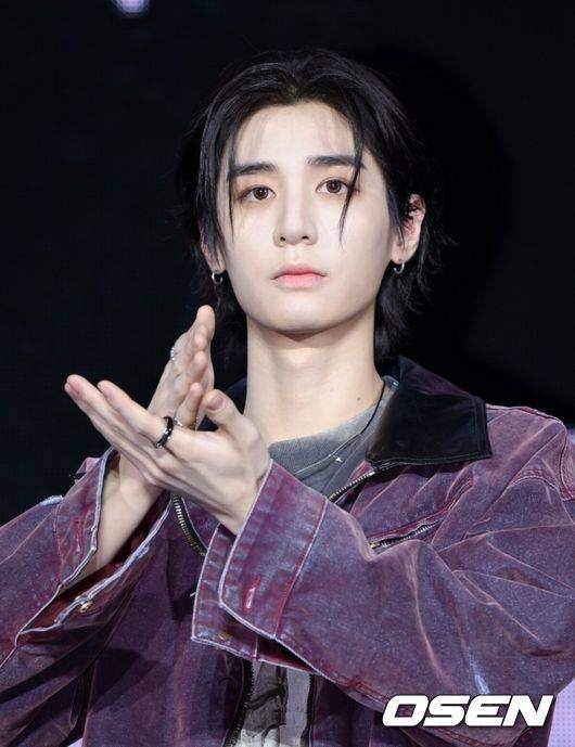 [OSEN=조은정 기자]보이넥스트도어(BOYNEXTDOOR)의 미니 5집 ‘The Action’ 미디어 쇼케이스가 20일 서울 강서구 KBS아레나에서 열렸다.  오는 20일 오후 6시 발매되는 미니 5집 ‘The Action’은 성장을 향한 열망을 녹인 앨범이다. 더 나은 내가 되겠다는 각오를 느낄 수 있다. 보이넥스트도어는 전곡 작사, 작곡에 참여해 팀의 개성을 담았다.   보이넥스트도어가 포즈를 취하고 있다. 2025.10.20 /cej@osen.co.kr