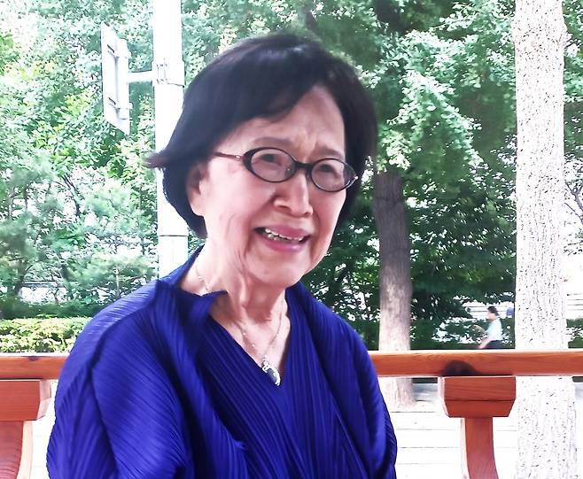 정미령 영국 옥스퍼드대 명예교수 (서울=연합뉴스) 박현수 기자 = 연합뉴스와 인터뷰하고 있는 정미령 영국 옥스퍼드대 명예교수. 2025. 10. 20. phyeonsoo@yna.co.kr