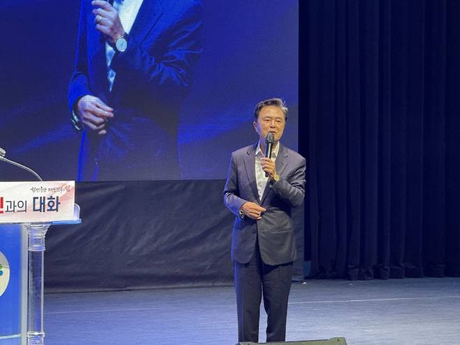 김태흠 충남지사가 20일 오전 민선8기 4년차 10번째 시군 방문지로 청양을 찾아 도민들의 질의에 답변하고 있다. /사진=오현민 기자