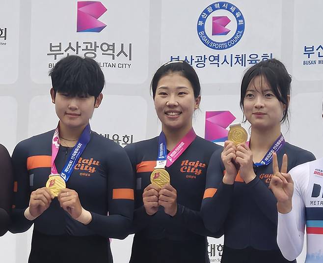 단체스프린터에서 금메달을 합작한 전남선발 왼쪽부터 나윤서, 김하은, 김수빈 <전남도체육회 제공>