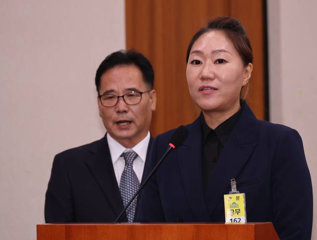 21일 서울 여의도 국회 법제사법위원회에서 열린 국정감사에서 강혜경씨가 발언하고 있다./연합뉴스/