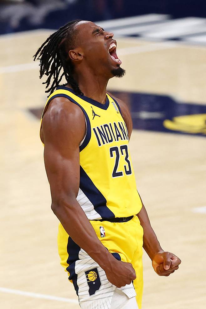 <yonhap photo-2277="">인디애나와 2년 연장 계약에 합의한 에런 네스미스. [AFP=연합뉴스]</yonhap>