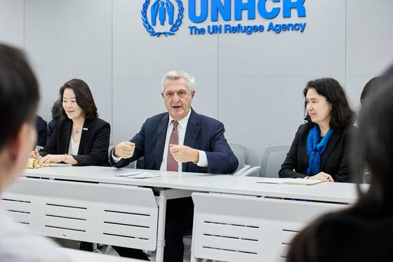 필리포 그란디 유엔난민기구(UNHCR) 최고대표 지난 17일 서울 중구 소공동 소재 유엔난민기구 한국대표부 사무실에서 말하고 있다. 사진 유엔난민기구