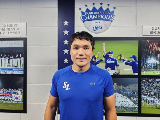 이번 가을야구에서 신스틸러로 활약하고 있는 삼성 이종욱 작전·외야코치. 고봉준 기자