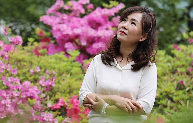 공지영 작가가 2018년 5월 1일 인터뷰를 하고 있다. 강윤중 기자