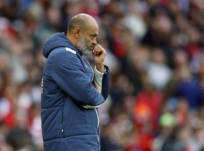 누누 에스파리토 감독을 선임한 웨스트햄이 연패에 빠졌다. 사진은 웨스트햄을 이끌고 있는 누누 감독의 모습. /사진=로이터