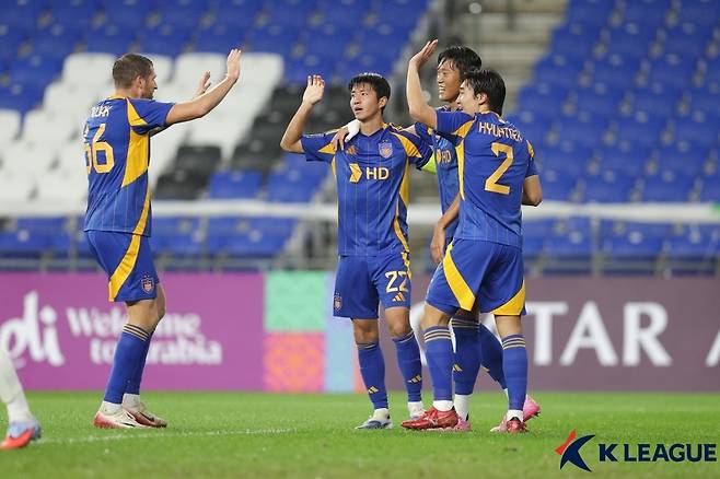 김민혁(22번)의 골에 기뻐하는 울산 선수들 [한국프로축구연맹 제공. 재판매 및 DB 금지]