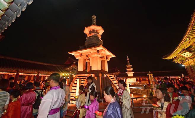 '2025 세계유산축전'을 맞아 지난 25~27일 사흘간 경주 불국사 청운교와 백운교에서 '빛으로 쓰는 이야기 IN 불국사'행사가 열렸다. 2025.9.28/뉴스1 ⓒ News1 사진공동취재단