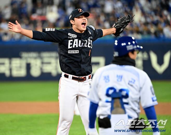 9이닝을 뜨겁게 응원해준 팬들께 보내는 찬사