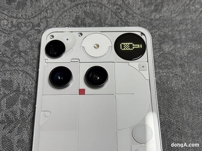 다양한 글리프 매트릭스(Glyph Matrix).