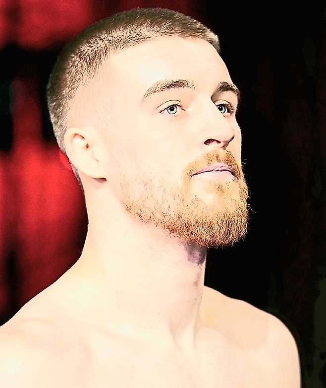 리얼리티프로그램 The Ultimate Fighter 시즌32 준결승 패디 매코리가 2025년 9월 데이나 화이트 UFC 회장 겸 CEO가 직접 주최하는 오디션 Contender Series 시즌9 6주차 미들급 경기를 위해 입장하고 있다. 사진=TKO