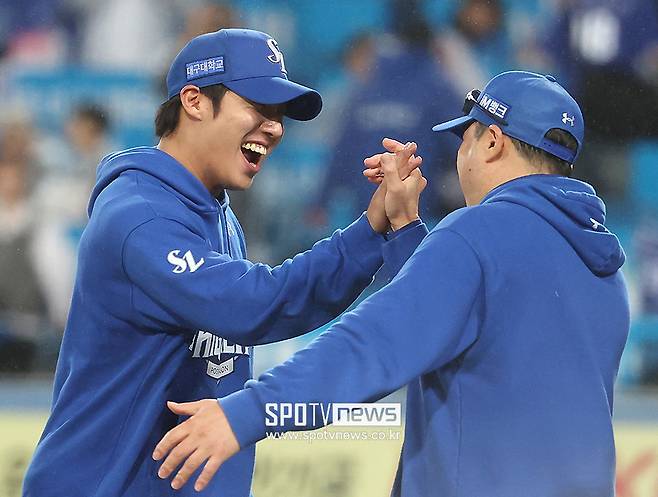 ▲ 원태인 박진만 감독 ⓒ곽혜미 기자