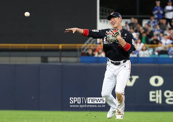 ▲ 포스트시즌에서 꾸준히 좋은 모습을 보여주며 선발 2루수 자리를 꿰찬 하주석 ⓒ곽혜미 기자