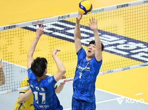 한국전력의 세터로 활약하던 시절의 하승우 [한국배구연맹 제공. 재판매 및 DB 금지]