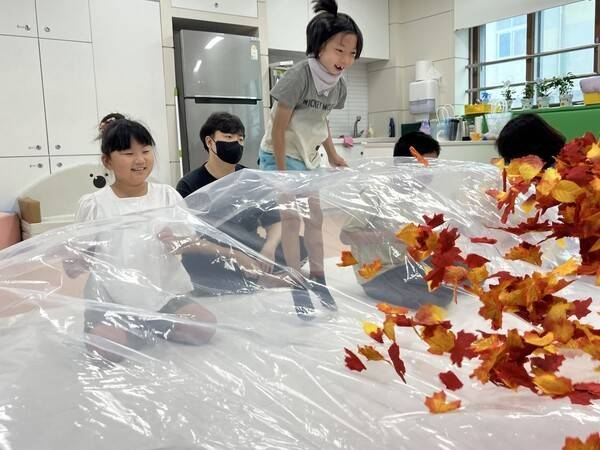 복합특수학급 학생들이 활동하는 모습.