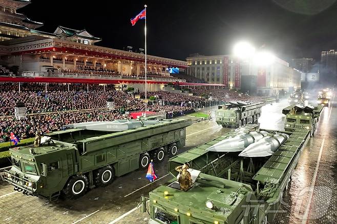 (평양 노동신문=뉴스1) = 북한의 신형 극초음속 단거리탄도미사일(SRBM)인 '화성-11마'의 모습. [국내에서만 사용가능. 재배포 금지. DB 금지. For Use Only in the Republic of Korea. Redistribution Prohibited] rodongphoto@news1.kr