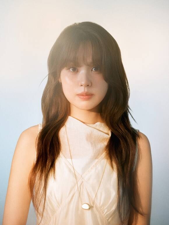 싱어송라이터 최유리가 23일 오후 6시 새 미니 앨범 '머무름, 하나'를 발매한다./네이브