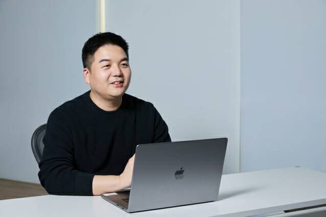조민석 여기어때 D&A 센터장이 인터뷰에 답변하고 있다. (사진=여기어때)