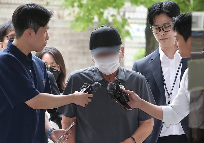 ‘시청역 역주행 참사’ 가해 차량 운전자 차 모씨가 30일 오전 서울 서초구 서울중앙지방법원에서 열린 구속 전 피의자 심문(영장실질심사)에 출석하고 있다. (출처=뉴스1)