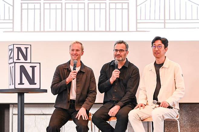 23일 서울 중구 플라자호텔에서 열린 Notion 기자간담회에서 존 헐리 제품 마케팅 총괄, 퍼지 코스로우샤히 최고기술책임자(CTO), 박대성 한국지사장(왼쪽부터)이 기자들의 질문에 답하고 있다. 노션 제공