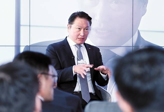 최태원 SK그룹 회장에게 스위스 다보스는 유의미한 공간이다. 최 회장은 시간을 두고, 버전을 달리하며 사회적가치에 대한 현실적 접근법을 모색하고 있다. [사진 SK그룹]