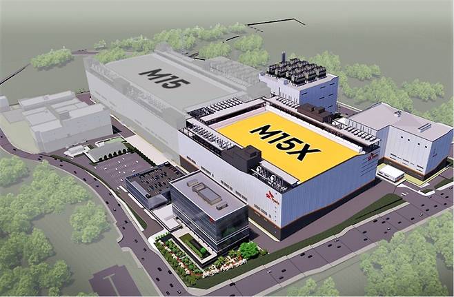 SK하이닉스가 충북 청주시 흥덕구에 건설 중인 신규 D램 공장 'M15X', 한국수자원공사는 M15X 가동 시기에 맞춰 11월부터 초순수 공급을 시작할 예정이다. 한국수자원공사