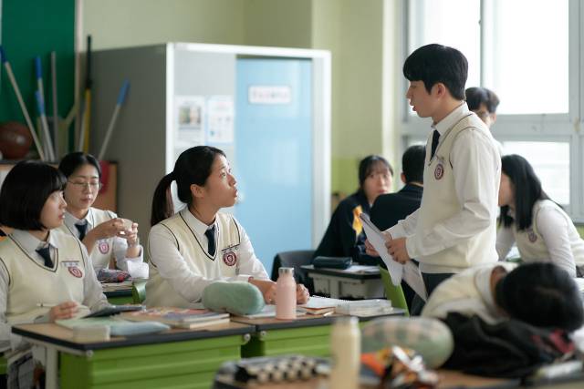 영화 '세계의 주인'의 스틸컷. 사진 제공=바른손이앤에이