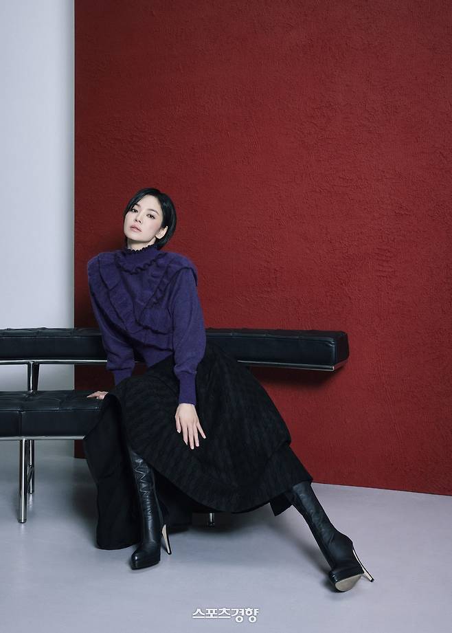 화보 촬영을 진행하고 있는 배우 송혜교. 미샤 제공