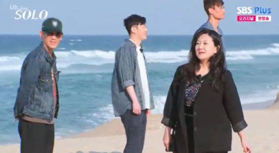 데이트 상대를 선택하는 28기 정숙. 사진=SBS Plus 방송 화면