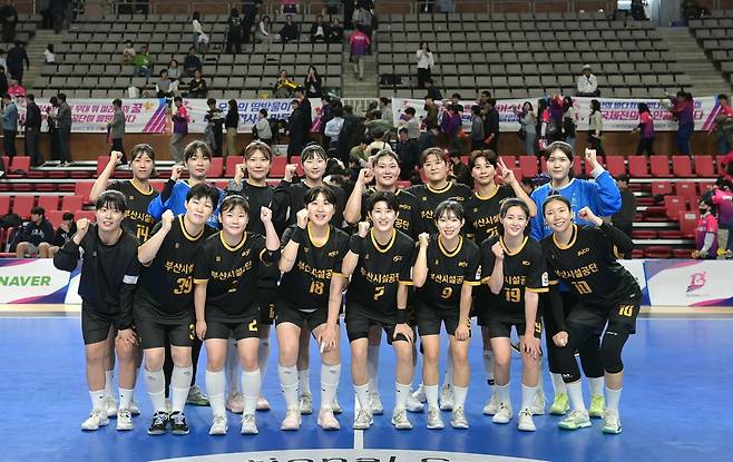 여자부 우승 부산시설공단 [대한핸드볼협회 제공. 재판매 및 DB 금지]