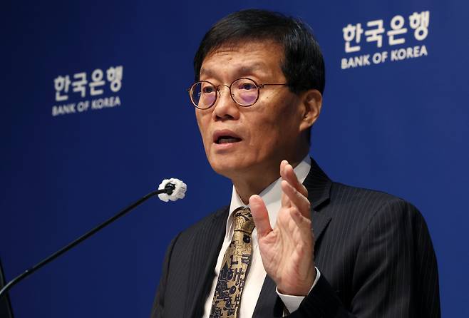 이창용 한국은행 총재가 지난 23일 서울 중구 한국은행에서 열린 금융통화위원회 금리 결정에 대한 기자간담회에서 발언하고 있다./공동사진기자단