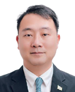 양욱 아산정책연구원연구위원-서울대 법대, 국방대 국방관리대학원 석·박사, 현 한남대국방전략대학원 겸임교수,전 국가안보실 정책자문위원