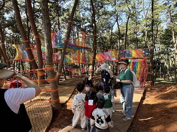 문을 연 신흥공원 유아숲체험원  [사진=익산시 ]