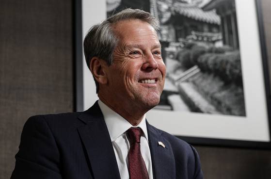 브라이언 켐프 조지아주 주지사가 23일 오후 서울 시내의 한 호텔에서 중앙일보와 인터뷰하고 있다. 김경록 기자