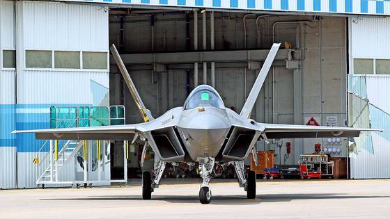 A domestically developed KF-21 fighter jet is seen at the Korea Aerospace Industries hanger in Sacheon, South Gyeongsang on May 10, 2023. [JOINT PRESS CORPS]