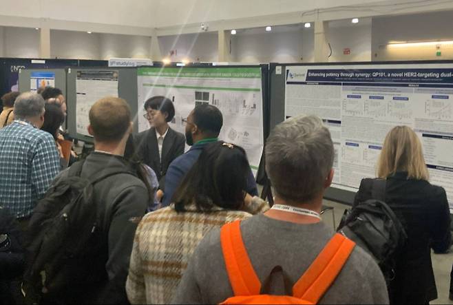 큐리언트가 미국 보스턴에서 열린 'AACR-NCI-EORTC 2025'를 통해 ADC(항체-약물 접합체) 플랫폼을 선보였다. /사진=큐리언트