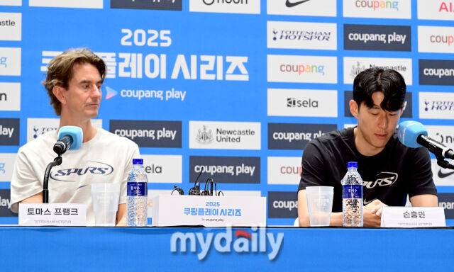 2025년 8월 2일 오전 서울 여의도 IFC에서 '2025 쿠팡플레이 시리즈, 토트넘 홋스퍼 FC 기자회견'이 열렸다. 토트넘 손흥민이 이적 발표를 하고 있다./마이데일리