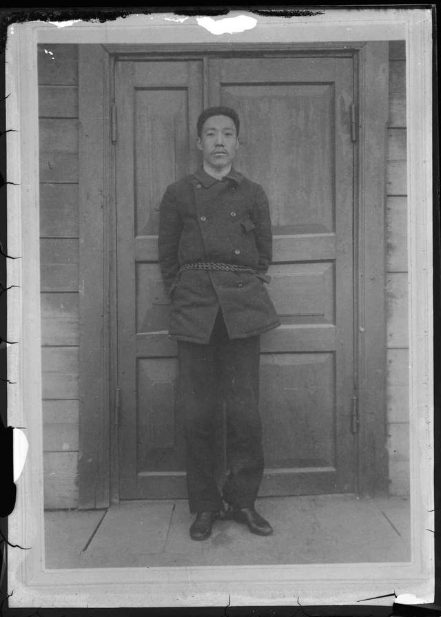 하얼빈 일본총영사관에서 1909년 10월27일 오전 찍힌 것으로 추정되는 안중근 의사. 국사편찬위원회