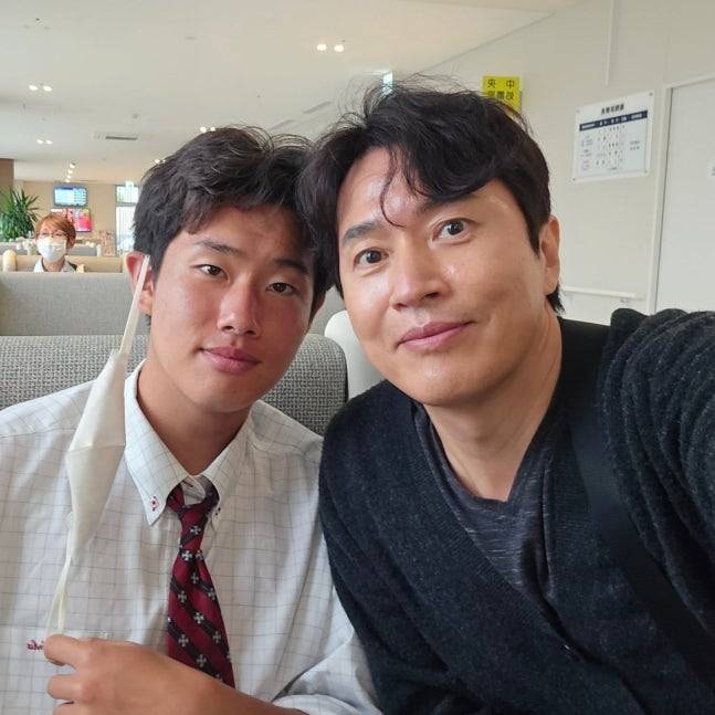 ▲ 다니는 일본 유니폼을 입고 세계 무대에 첫 발을 내디뎠다. 아직 어린 나이고 향후 어떤 일이 일어날지 모르지만 다니의 결정은 한일 축구에 상징적인 의미다. 일장기를 가슴에 단 다니가 이번 세계 무대에서 어떤 길을 개척해 나갈 수 있을지 큰 관심이 쏠리고 있다. ⓒ 김정민 SNS