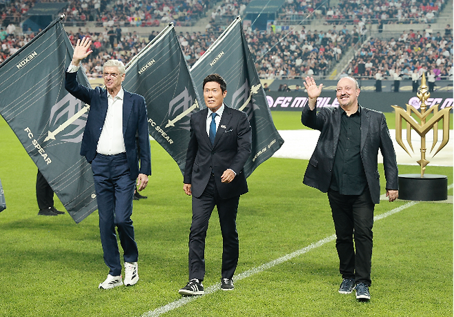 ‘레전드’ 아르센 벵거(사진 맨 왼쪽부터), 차범근, 라파엘 베니테스. 사진=연합뉴스 제공