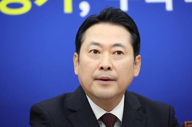 회의 참석한 장동혁 대표 - 국민의힘 장동혁 대표가 23일 서울 여의도 국회에서 열린 최고위원회의에 참석해 있다. 2025.10.23 연합뉴스