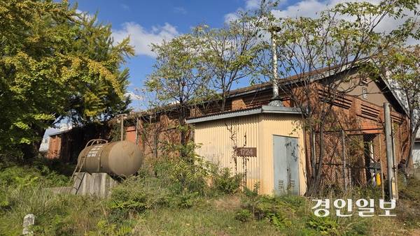 부평 캠프 마켓 D구역 내 ‘1724’ 건물. 2025.10.22 /김희연기자 khy@kyeongin.com